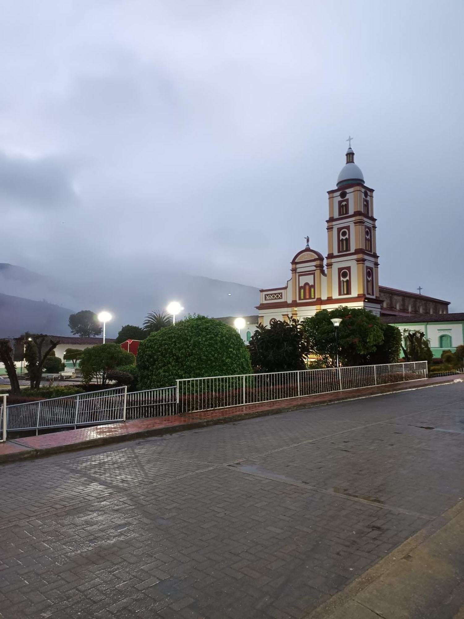 Gll Hotel El Cocuy Exteriör bild